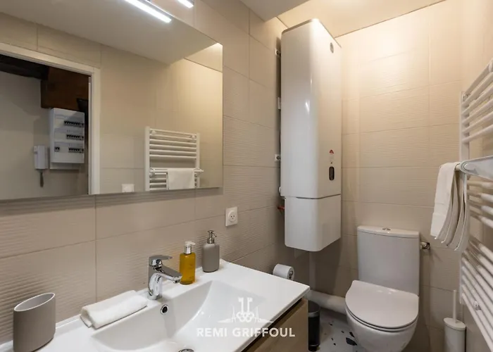 Le Bois Bleu 2nd Floor Elegance & Comfort In The Heart Of Honfleur